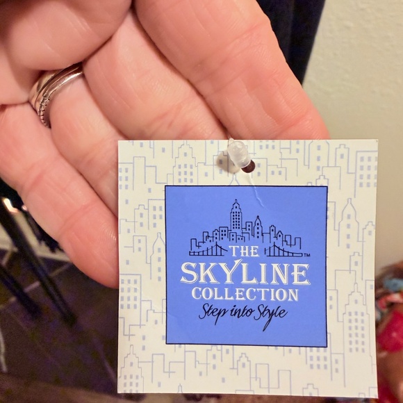 The Skyline Collection Women's Ivory and Black Fringed Open Front Shawl Sweater - Picture 13 of 14